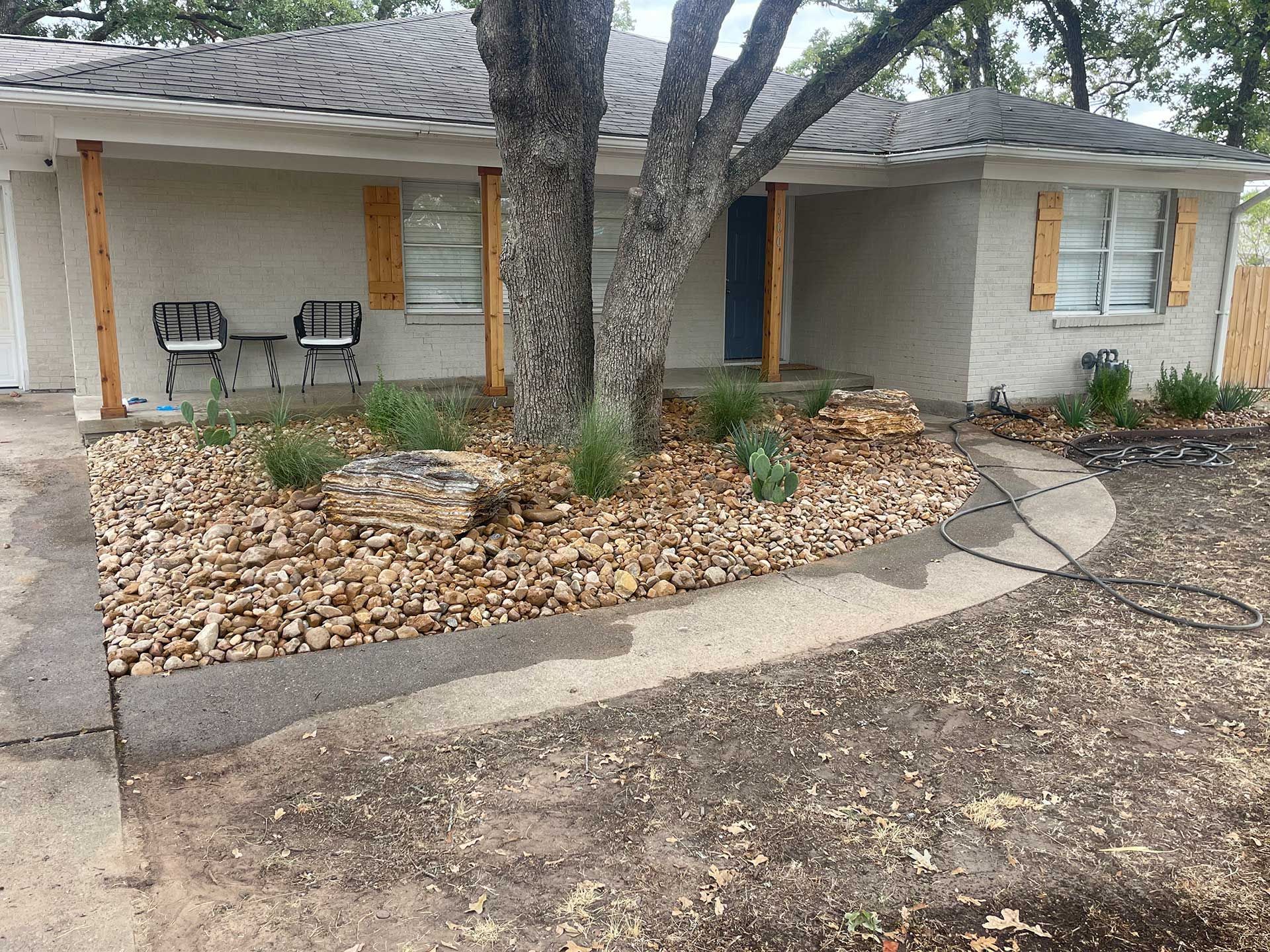 Landscaping & Lawn Care 27