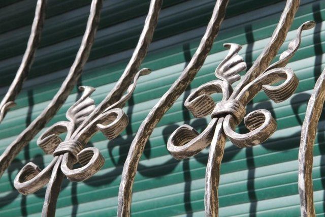 inferriate con decorazioni