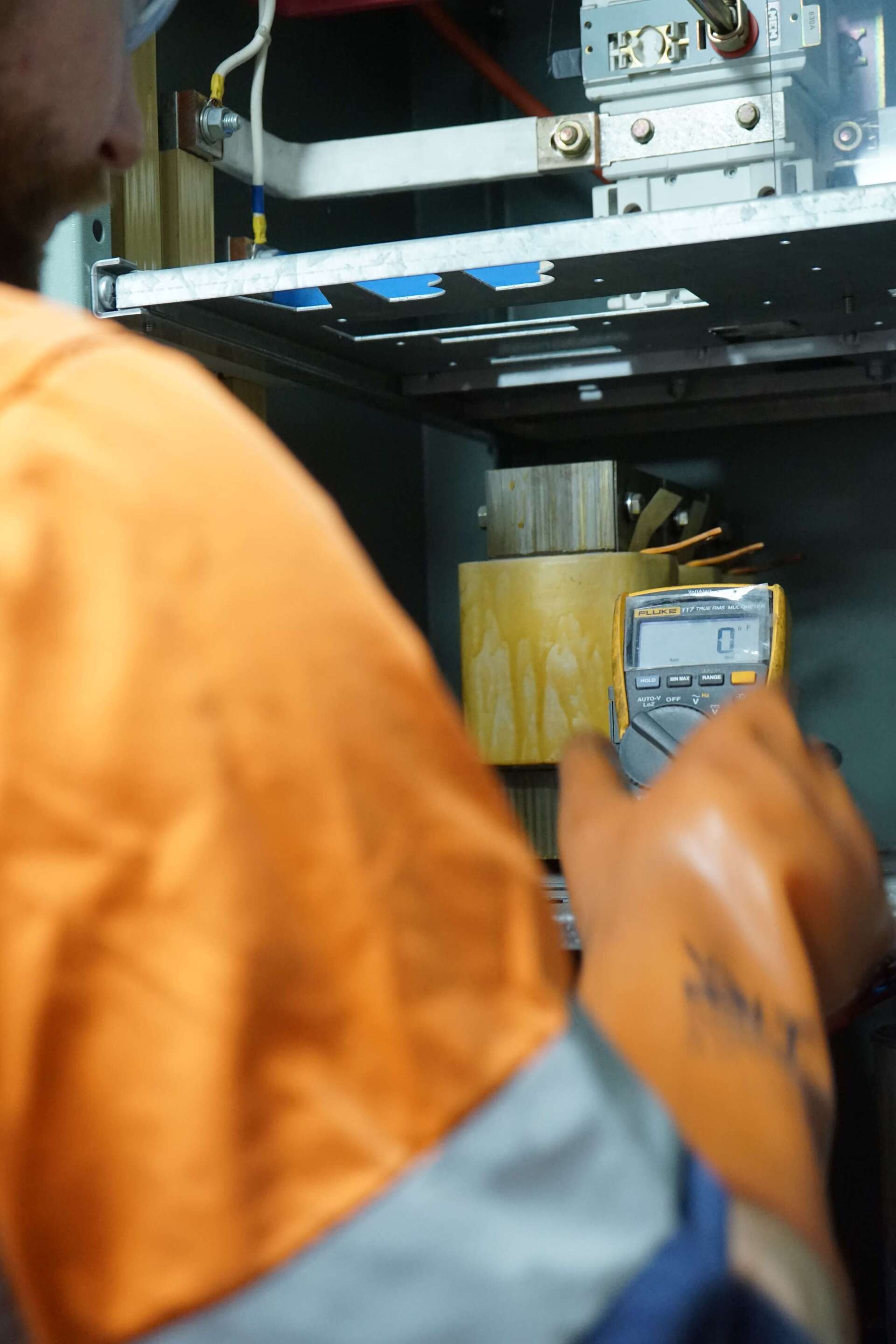 quality energy electrician servicing power factor correction equipment