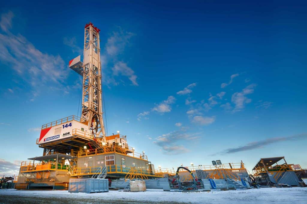 Managing energy efficiency and operation requirements for drilling oil rig.