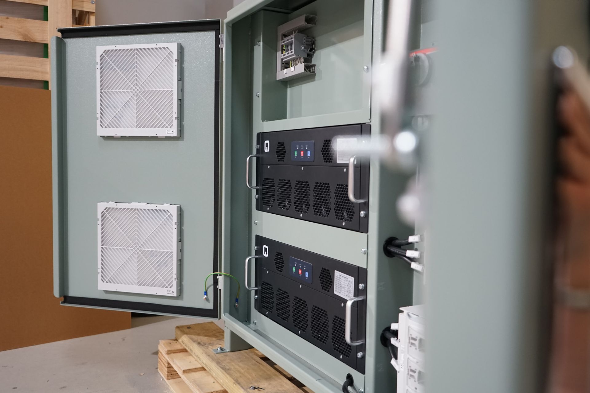 static-var-generator-in-open-switchboard-cabinet-in-factory