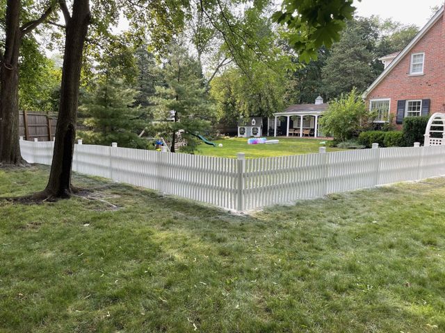 Fence Contractors Near Me, Fence Installer, Crystal Lake, IL
