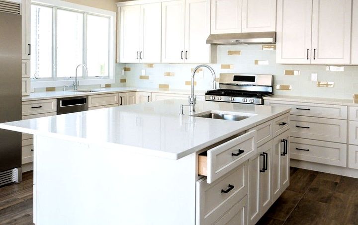 Derbyshire Tiling Specialists kitchen with mixed tiling in Derby