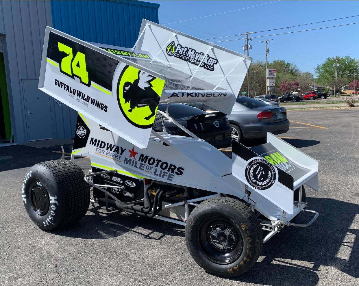 Wrap Graphics on a sprint car