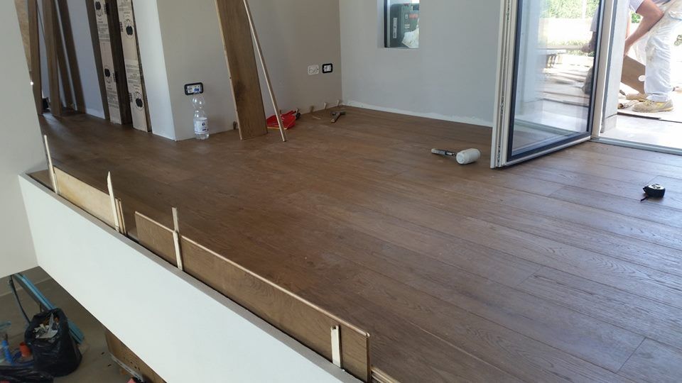 abitazione con pavimento in legno lavabile