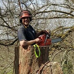 Tree surgeon