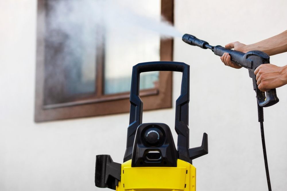 Suffolk's Best Soft Washing Services Washing Facade House Cleaning Windows Outside.