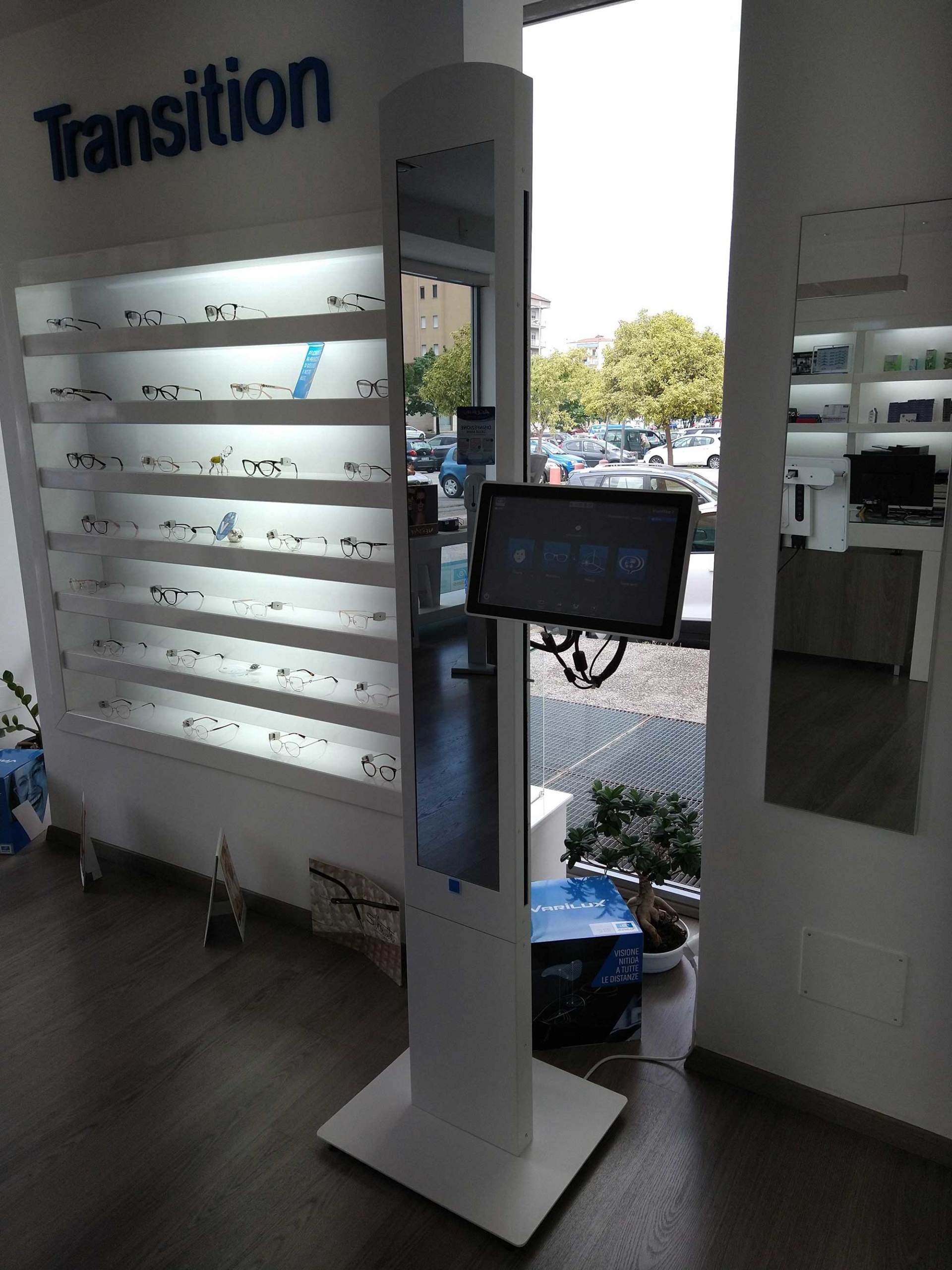 interno negozio di ottica