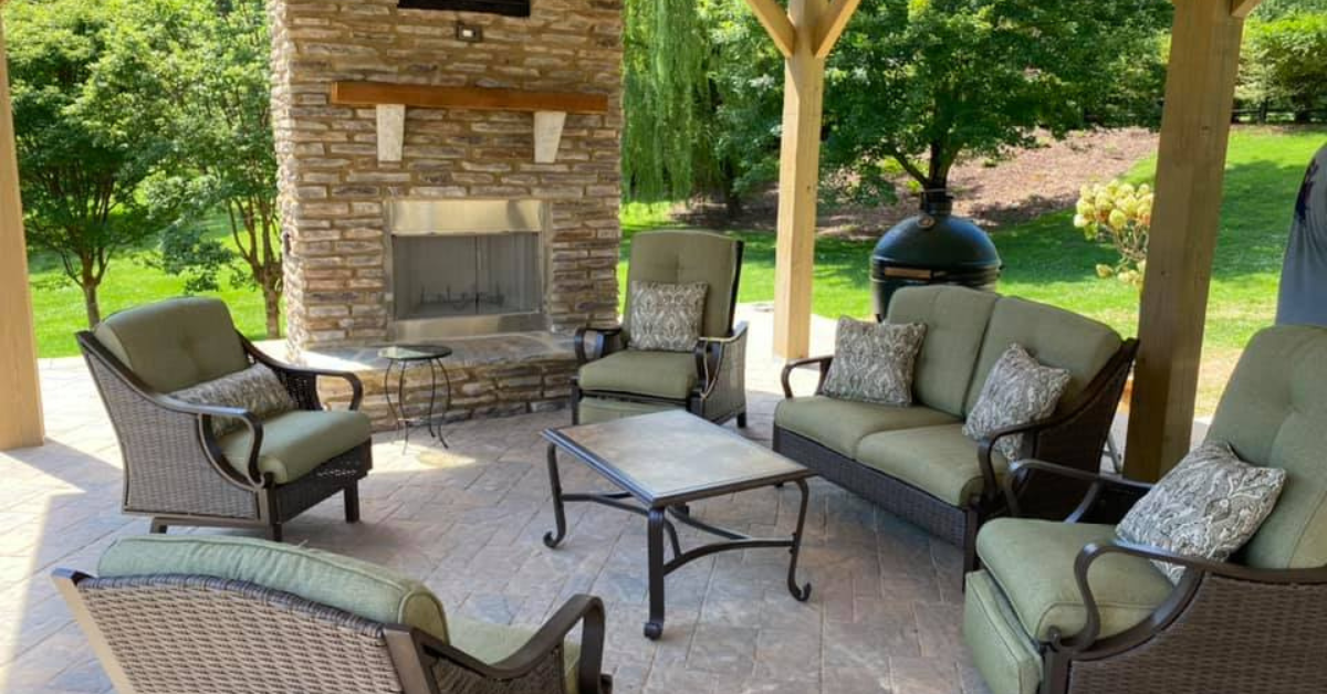 Outdoor fireplace design