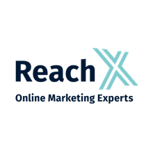 ReachX-Logo mit blaugrünem „X“-Design, Text: „Reach Online Marketing Experts“, Marineblau und Blaugrün.