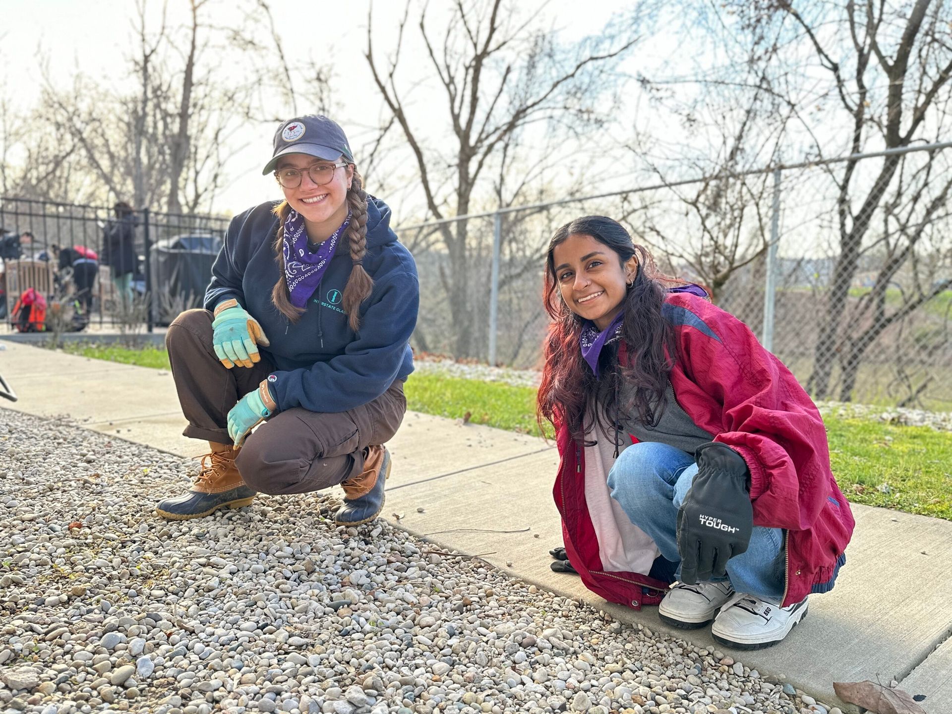 Group volunteers helping families