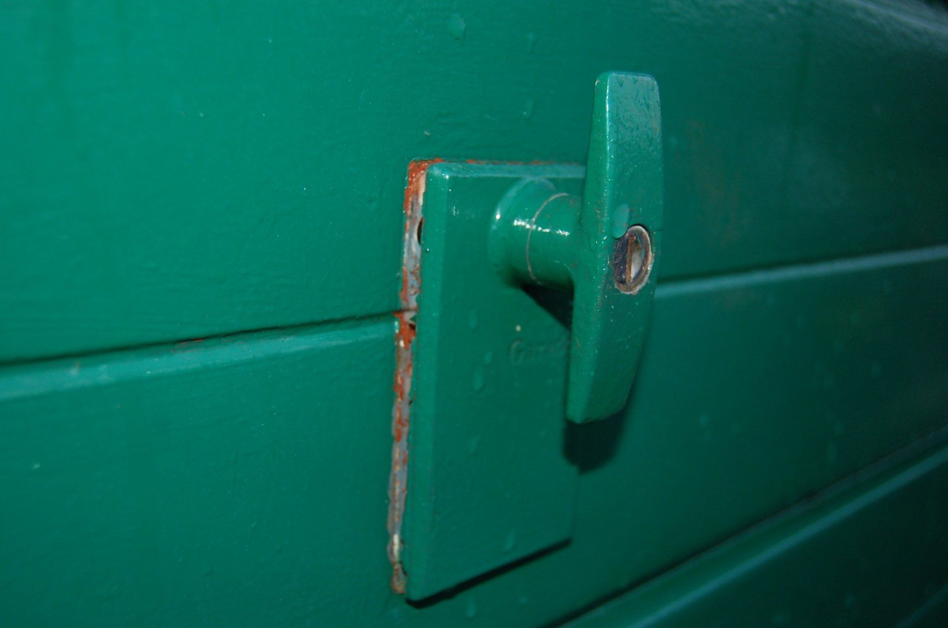 CJ Locksmiths Garage door handles
