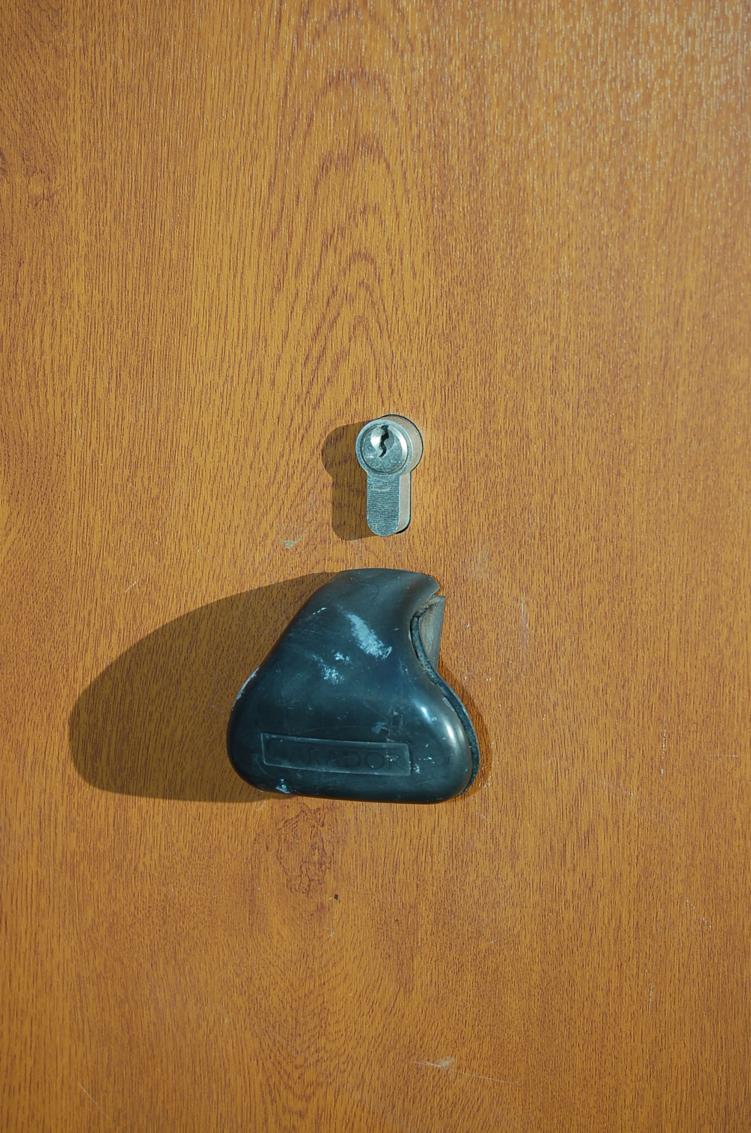 cj locksmiths garage door locks and handles