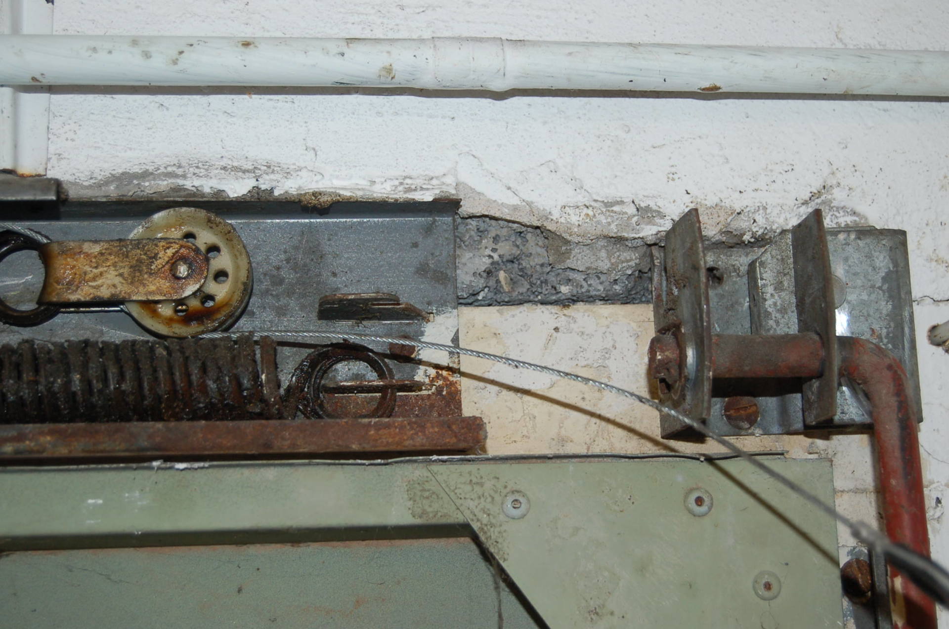 Repairs to Garador mk3 garage door Paul Easton Garage door services Chepstow