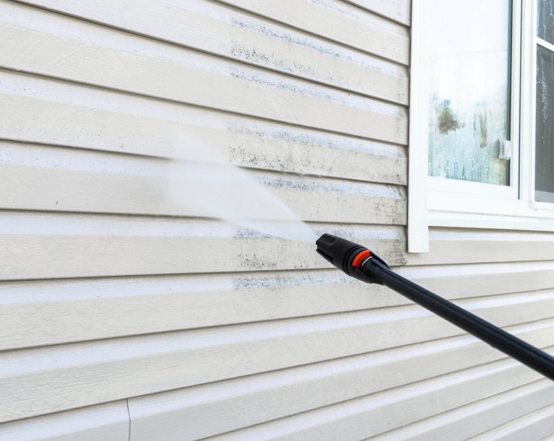 roof pressure washing cleaning