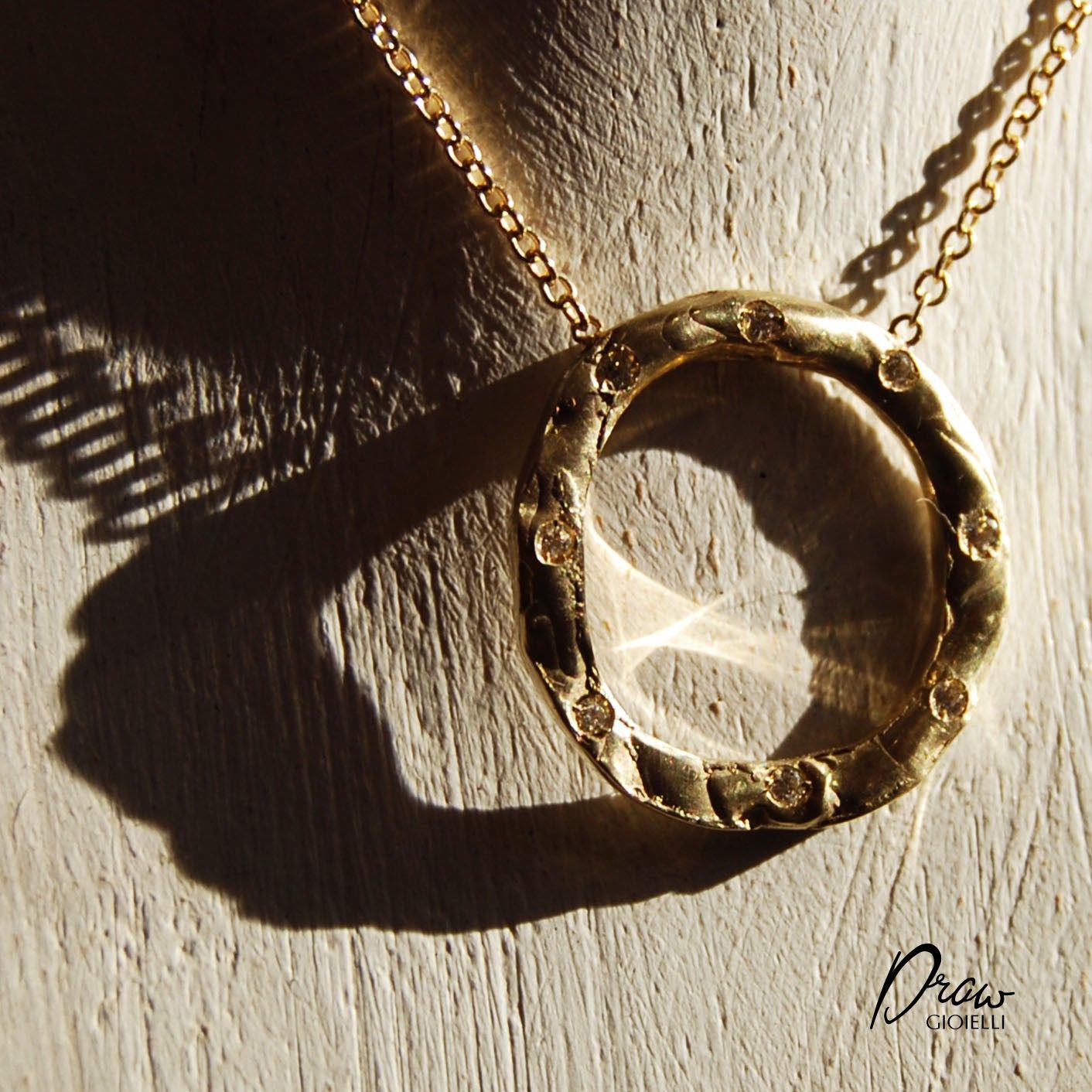 Collana in oro con diamanti