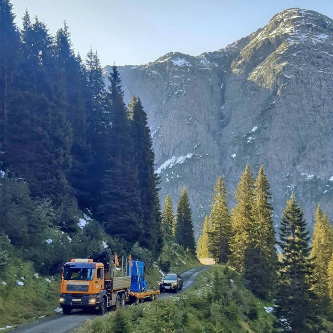 Anspruchsvoller Spezialtransport von Scheffknecht in alpine Höhen