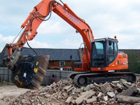 Scrap collection by a crane