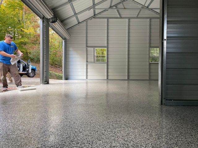 How can color flakes help my epoxy flooring in Pittsburgh? - ZWORX  CONSTRUCTION