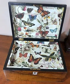 Box with Butterflies Design inside
