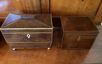 Mahogany Caddies Exterior