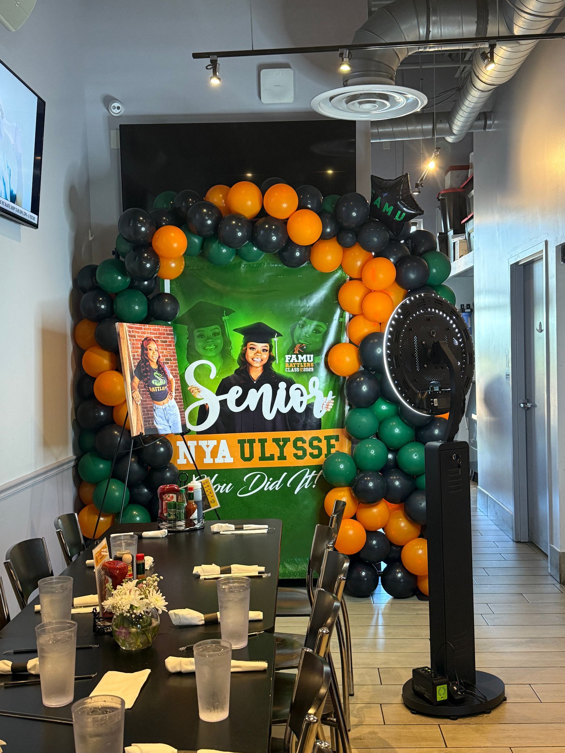 The number 1 is made up of balloons of different colors