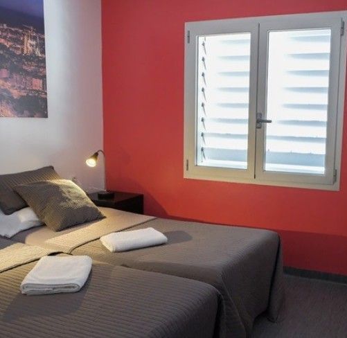 A private twin room with ensuite