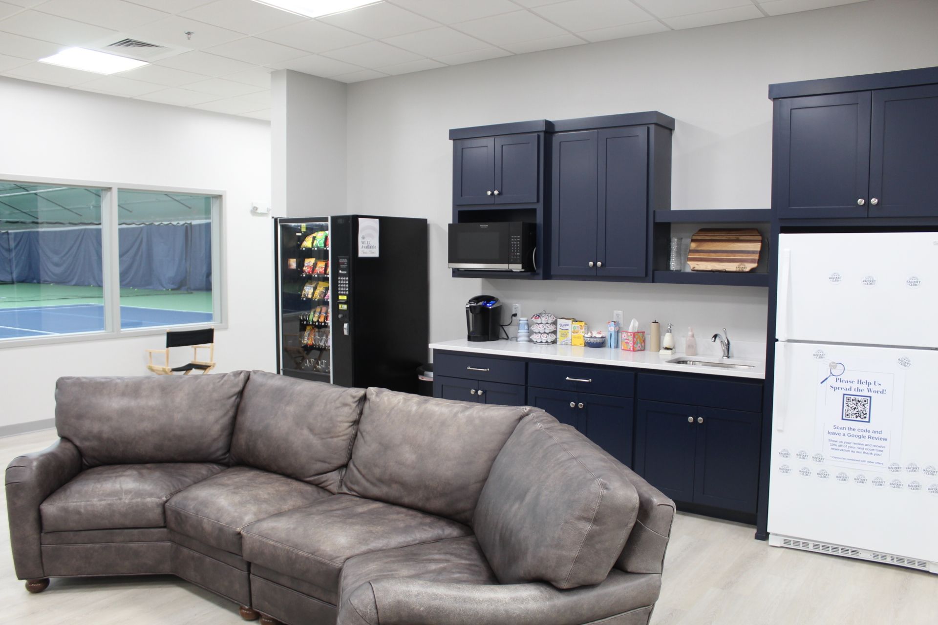 Ellington Racquet Club Lounge Area