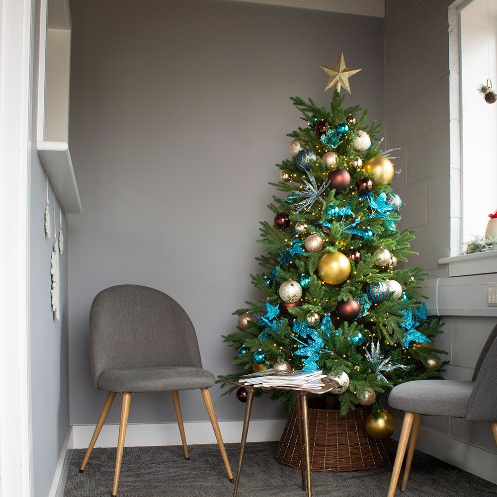 Cinnamon Ice Theme Range - Decorated Luxury Greenery