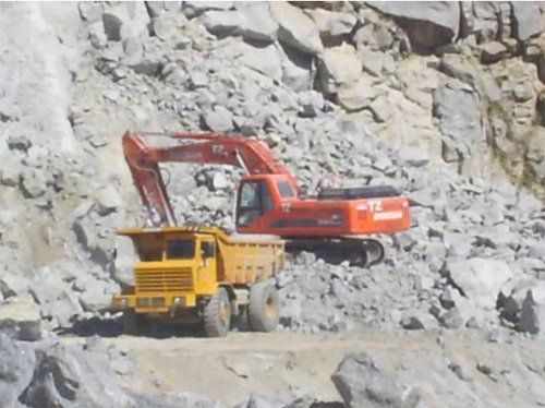 Locação de Escavadeira Hidráulica - TZ Rental