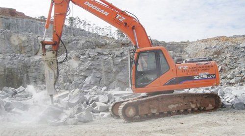 Locação de Rompedor Hidráulico - TZ Rental