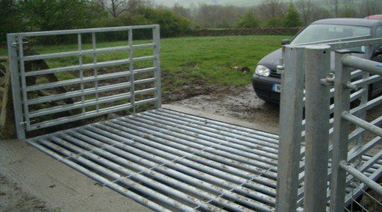 Tubular cattle Grid