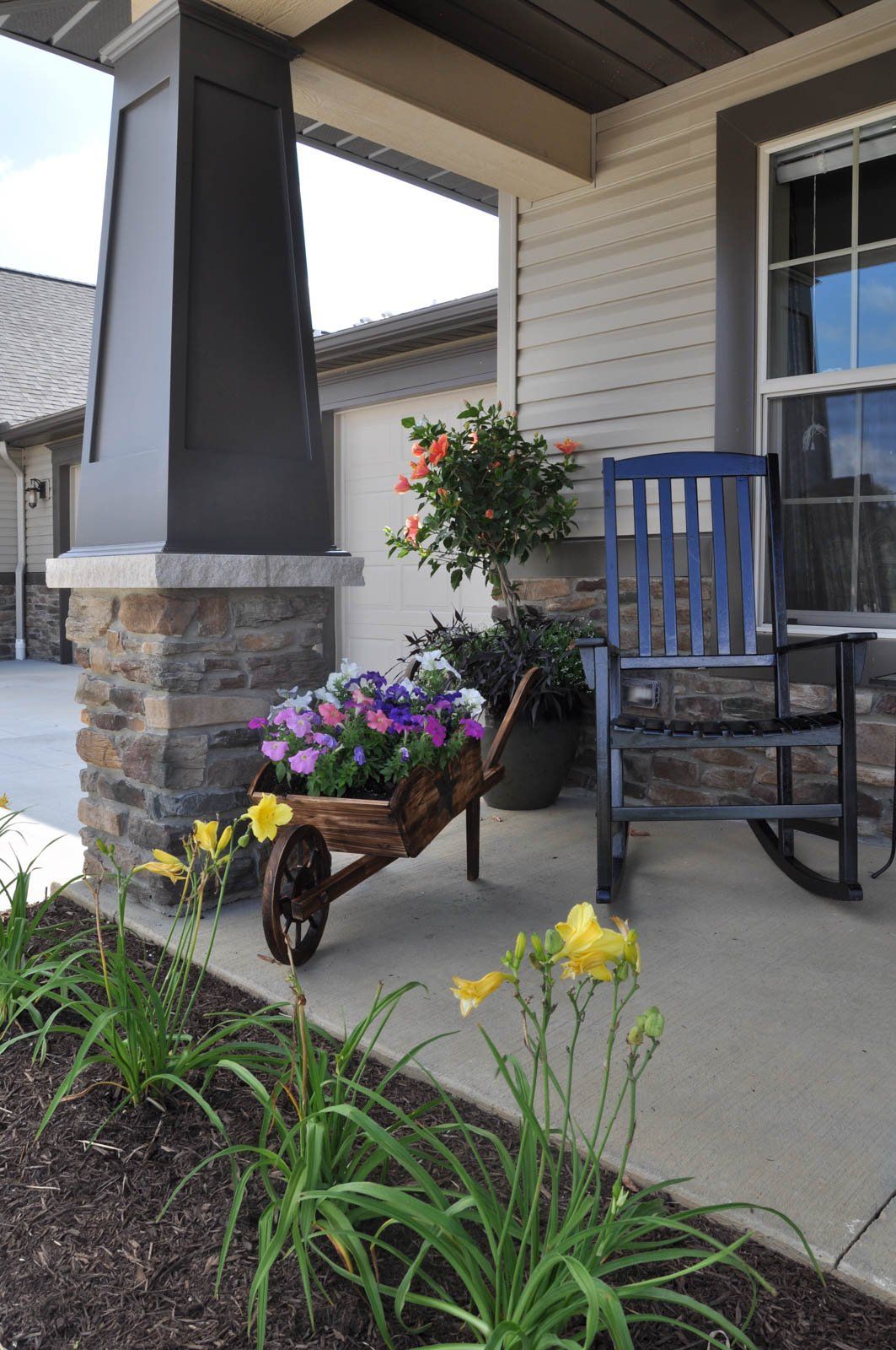 Windham Bridge patio with flowers