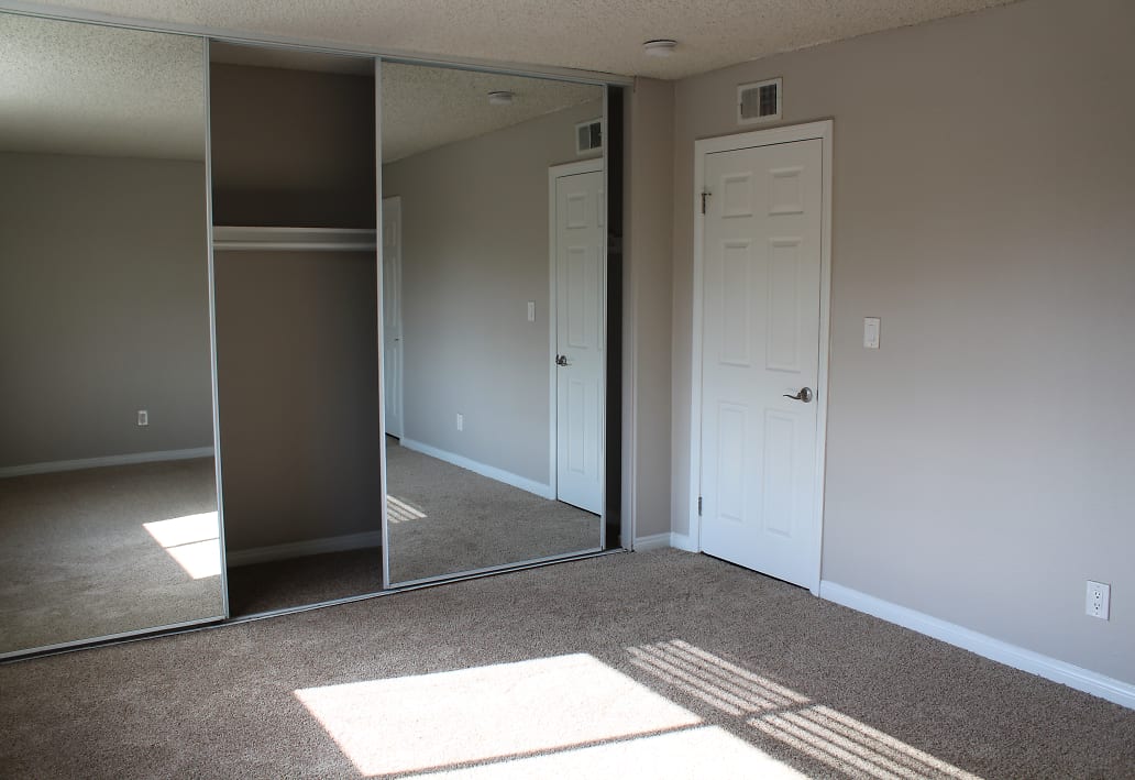 Bedroom | Pacific Pointe South Apartments