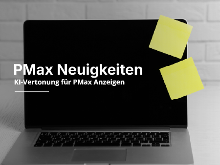 An eienm Laptop sind zwei gelbe Zettel befestigt.