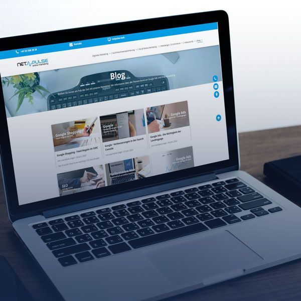 Blog netpulse auf Laptop.