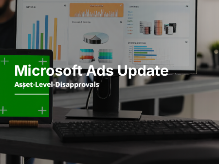 Ein Laptop steht auf einem Tisch.