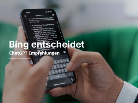 Eine Person tippt eine Nachricht auf einem Handy bei ChatGPT ein.
