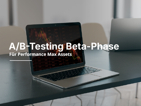 Ein Laptop welcher eine Analyse zeigt steht auf einem Tisch.