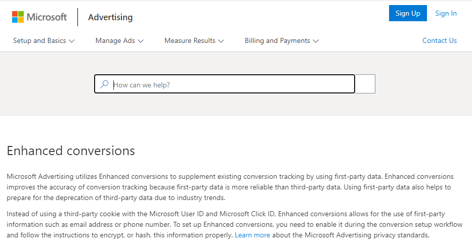 Microsoft Advertising-Website mit Suchleiste und der Überschrift „Erweiterte Conversions“.
