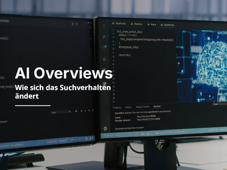 Zwei Bildschirme mit Code und KI-Grafik zum Thema AI Overviews.