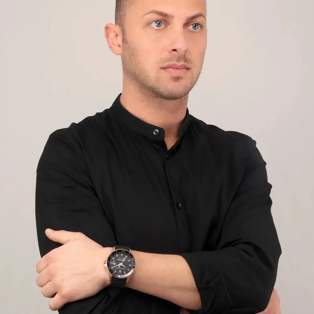 【MASERATI 瑪莎拉蒂】經典黑金矽膠錶帶機械腕錶 44mm (R8821140001)-funtastic方采