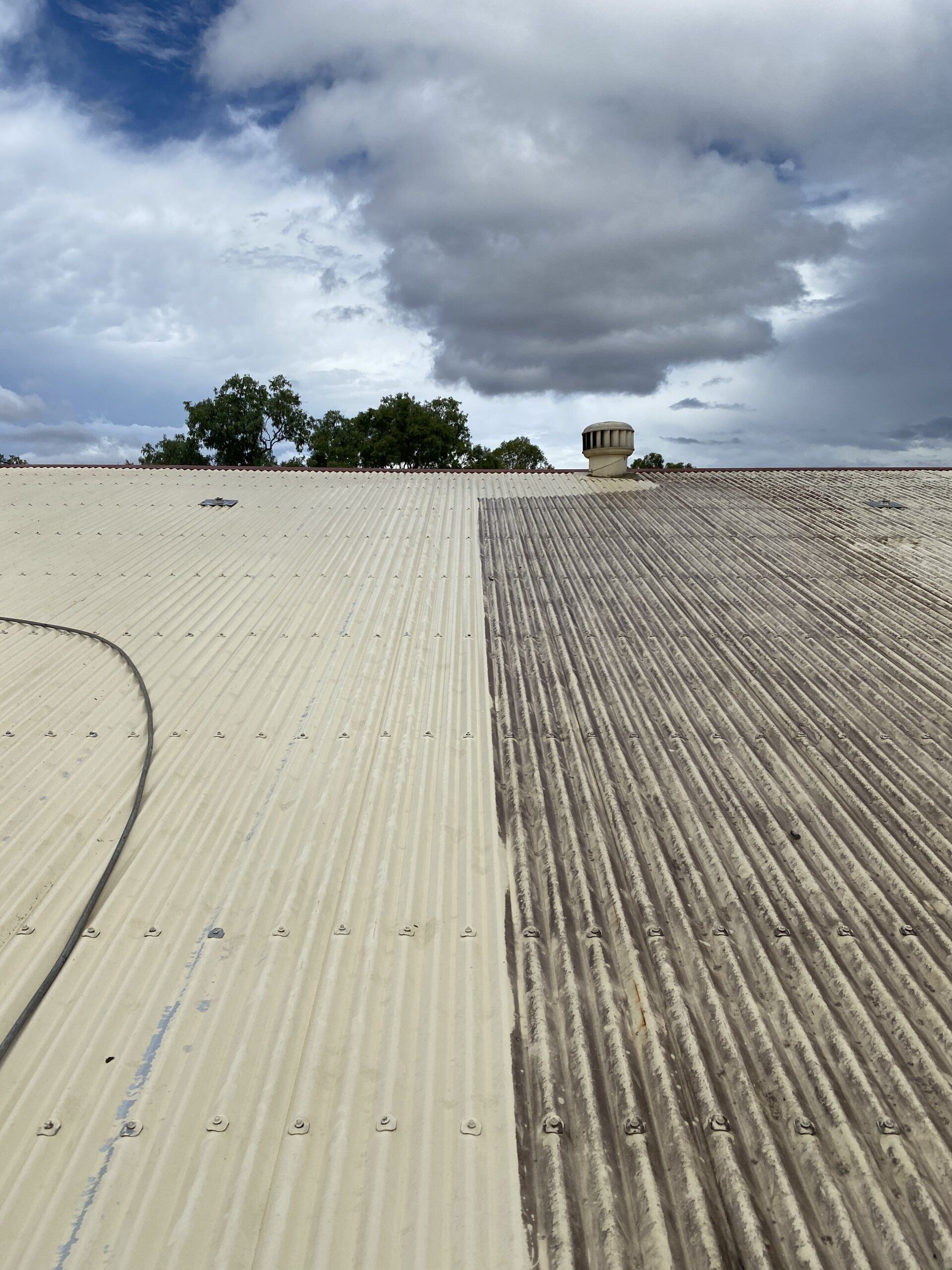 Before And After Cleaning The Roof — FNQ Pressure Cleaning  in Atherton, QLD