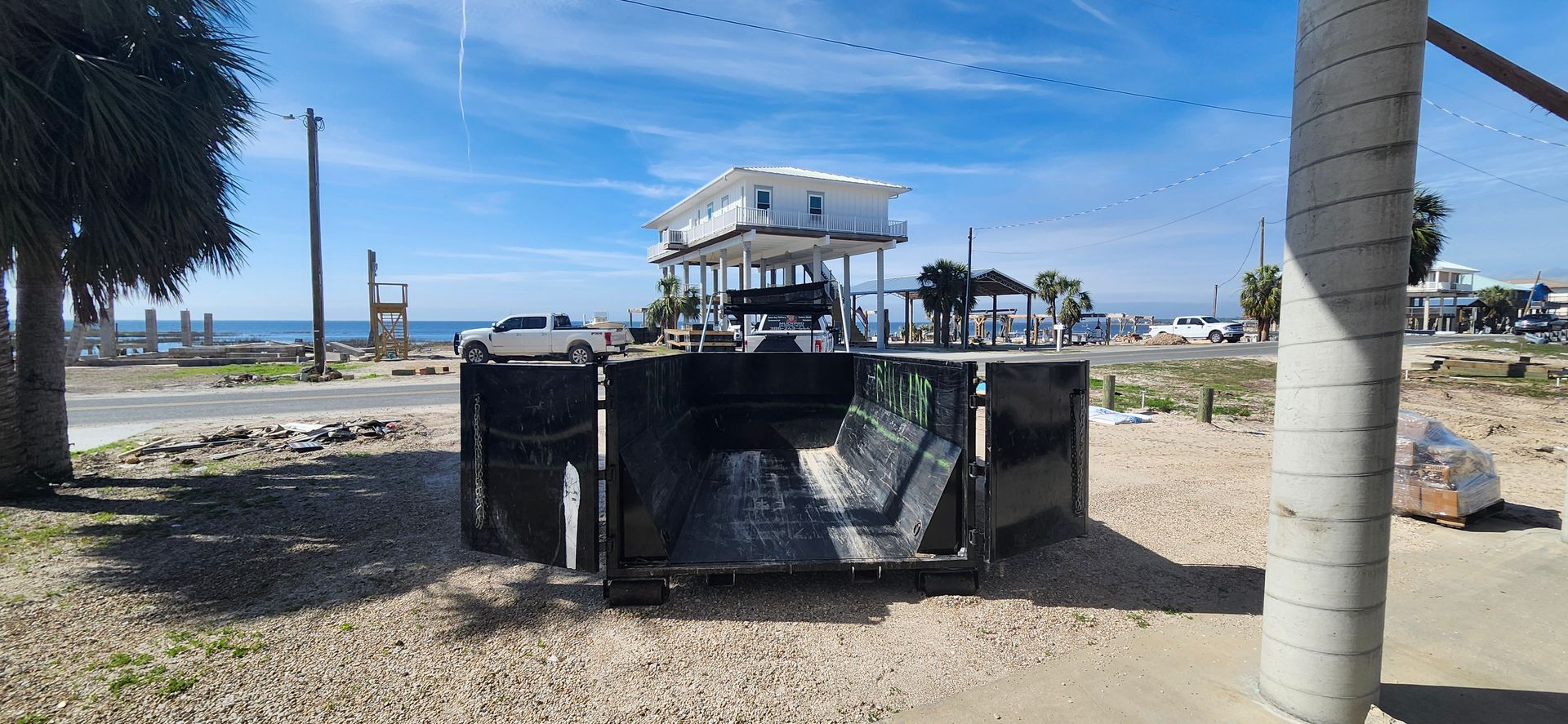 Open 15 yard dumpster in Steinhatchee Florida