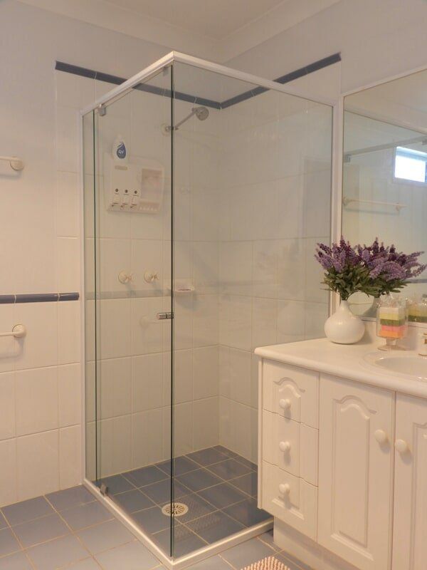 Semi-frameless showerscreens 4 — Frameless showerscreens Gosford in West Gosford, NSW