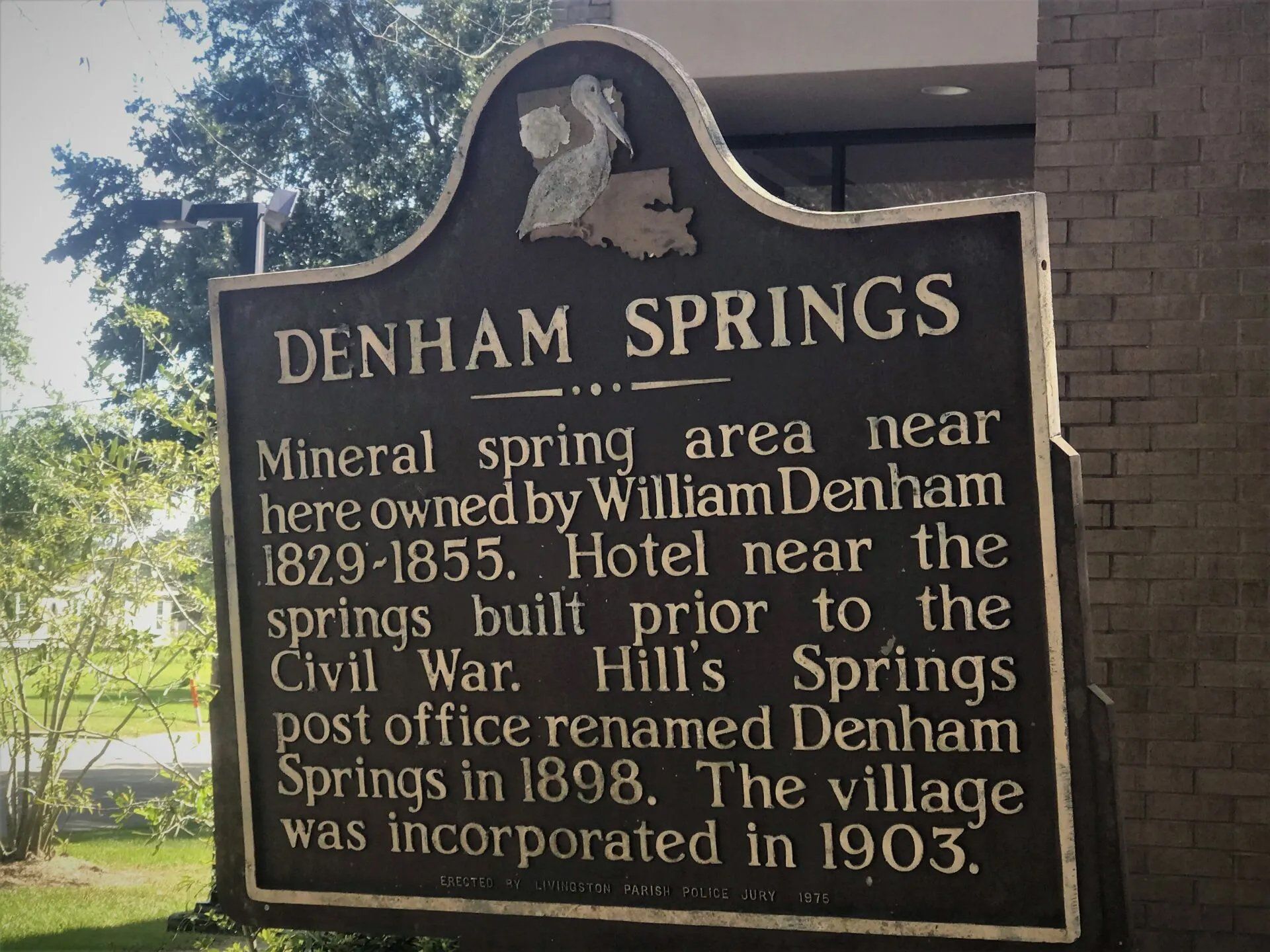 Denham Springs Signage