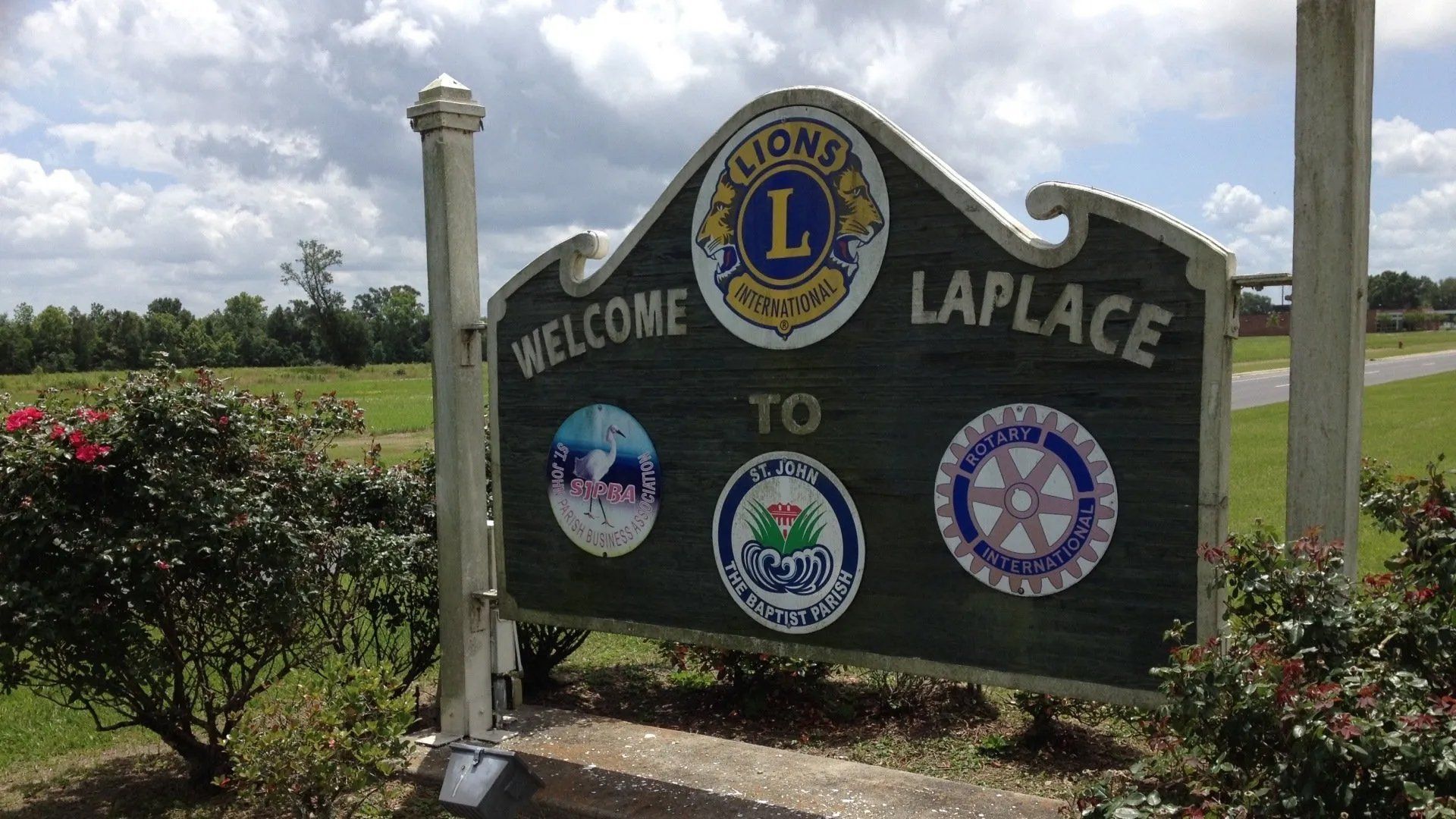 Laplace Welcome Signage