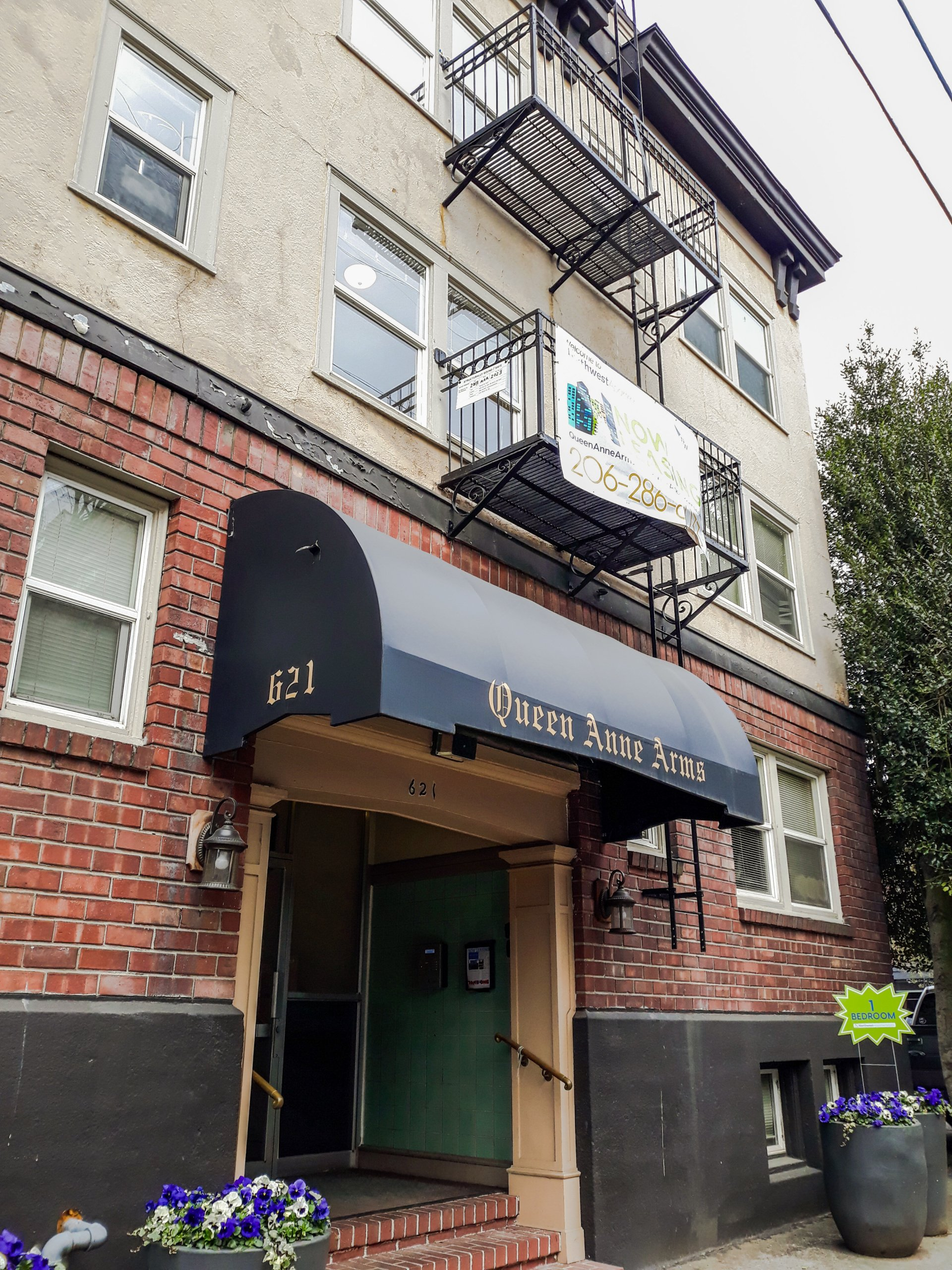 Queen Anne Arms, Queen Anne, Seattle