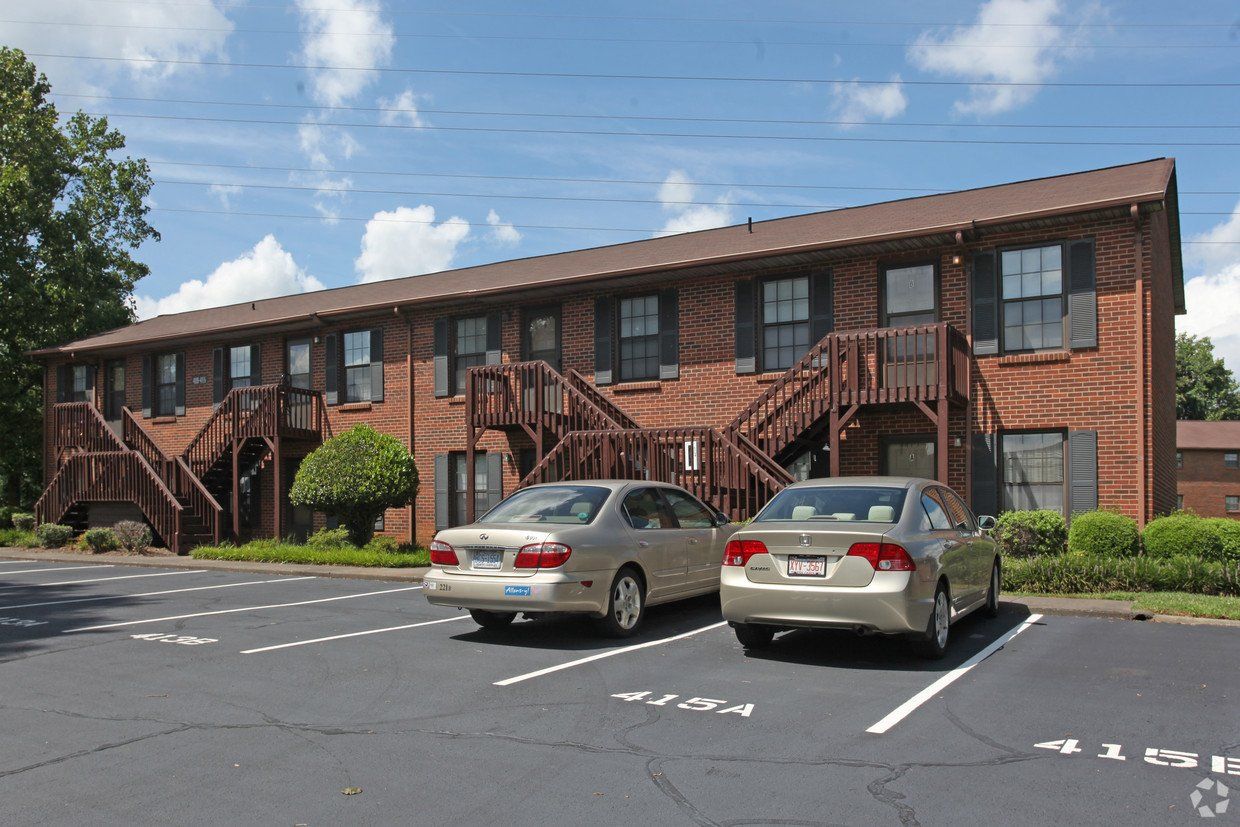 Building Exterior | Springbrook Apts