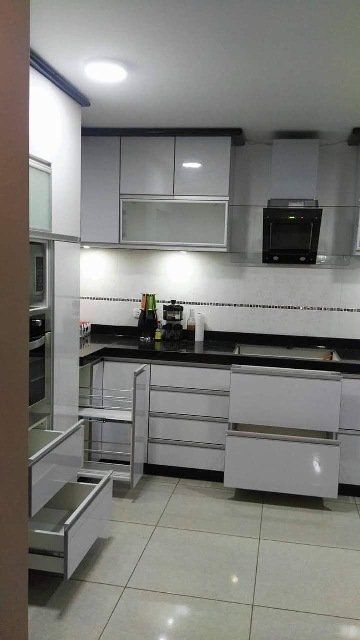 Roca Glass, aluminios.